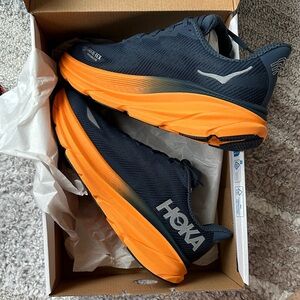 Hoka Men's Clifton 9 GTX Navy and Orange Running Shoes NIB